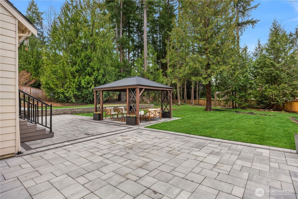 Photo of 17305 NE 143rd Street, Redmond, WA 98052 (MLS # 2484987)