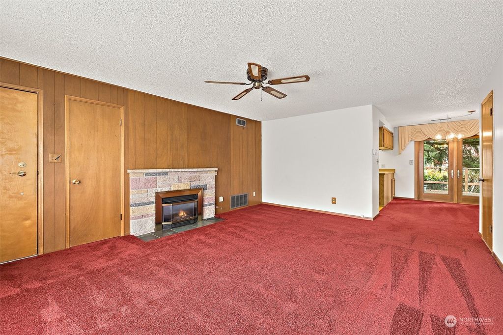 Photo of 14530 SE 112th Place, Renton, WA 98059 (MLS # 2179099)