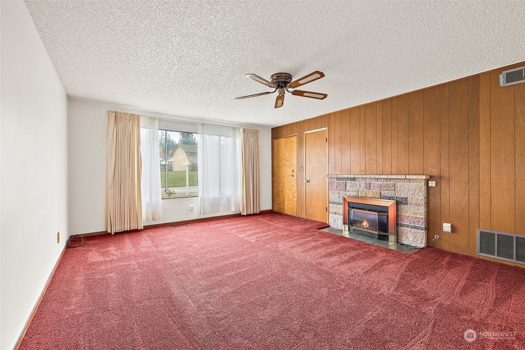 Photo of 14530 SE 112th Place, Renton, WA 98059 (MLS # 2179099)