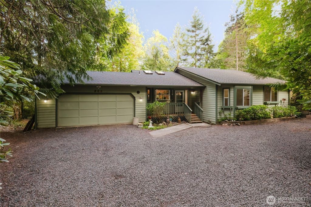 Photo of 566 E Pointes Drive W, Shelton, WA 98584 (MLS # 2524713)