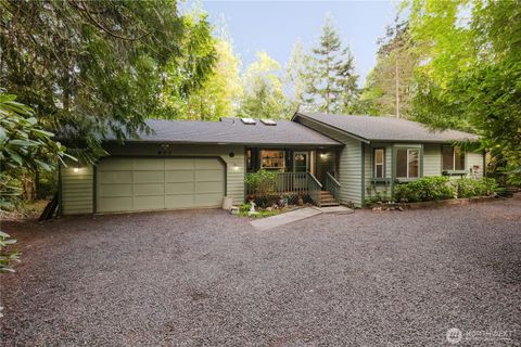Photo of 566 E Pointes Drive W, Shelton, WA 98584 (MLS # 2524713)