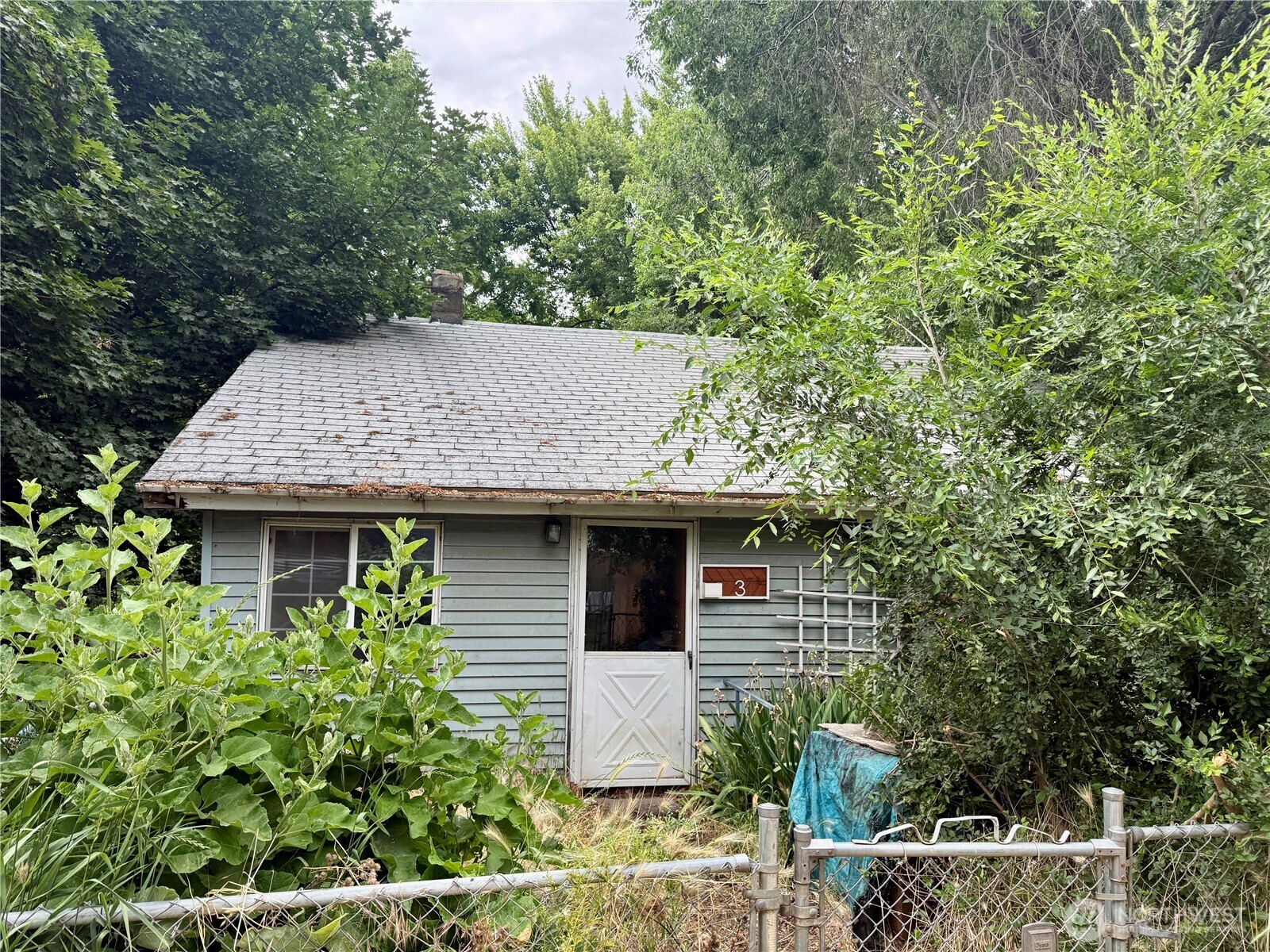 317 W Commercial Street