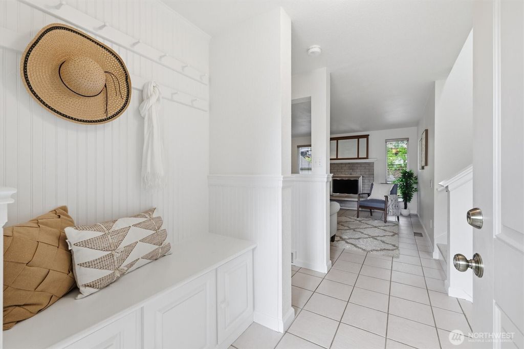 Photo of 15733 Interlake Avenue N, Shoreline, WA 98133 (MLS # 2509760)