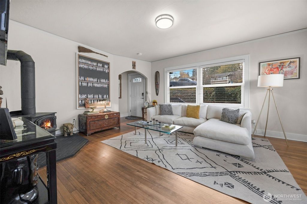 Photo of 5431 Broadway, Everett, WA 98203 (MLS # 2456896)