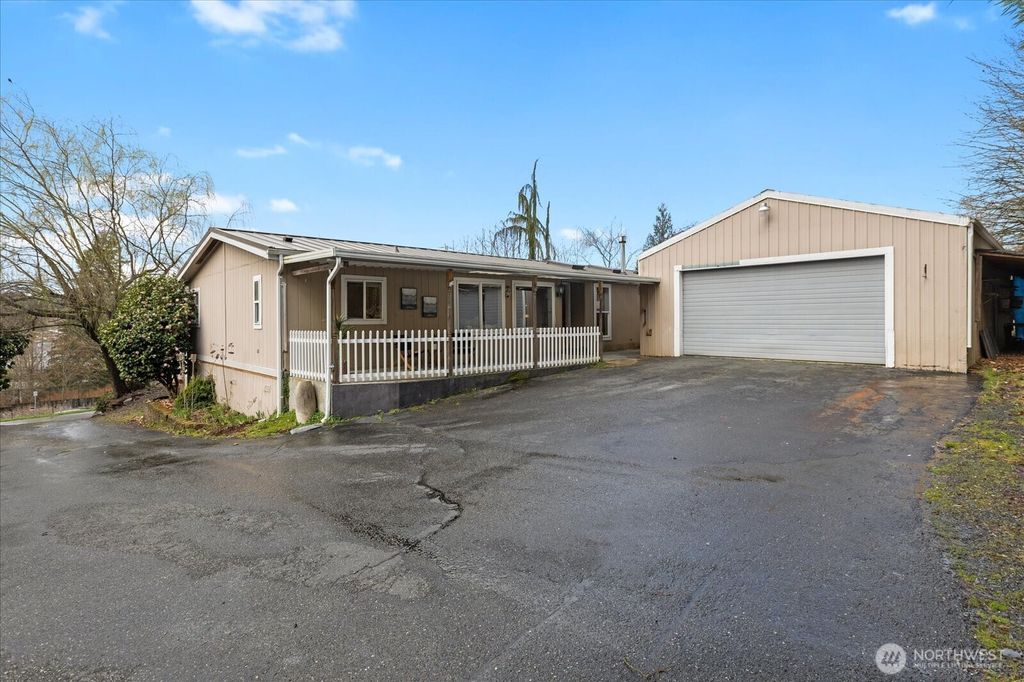 Photo of 917 116th Avenue SE, Lake Stevens, WA 98258 (MLS # 2491435)