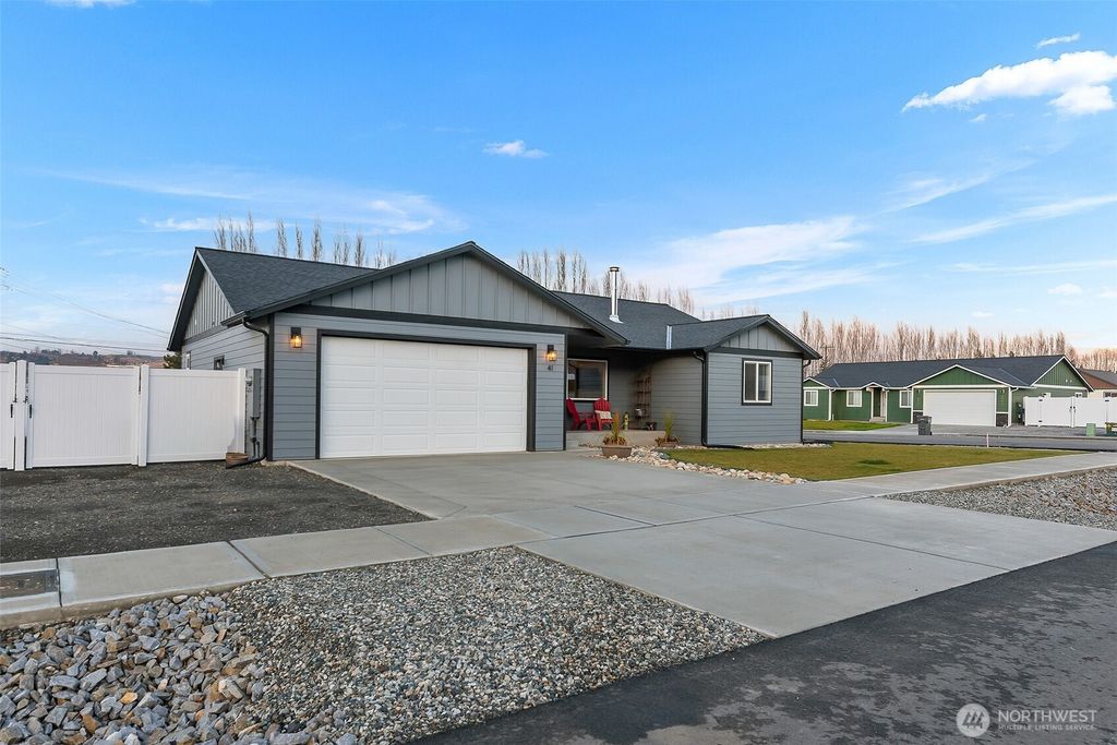 Photo of 41 Benjamin Place, Malaga, WA 98828 (MLS # 2464707)