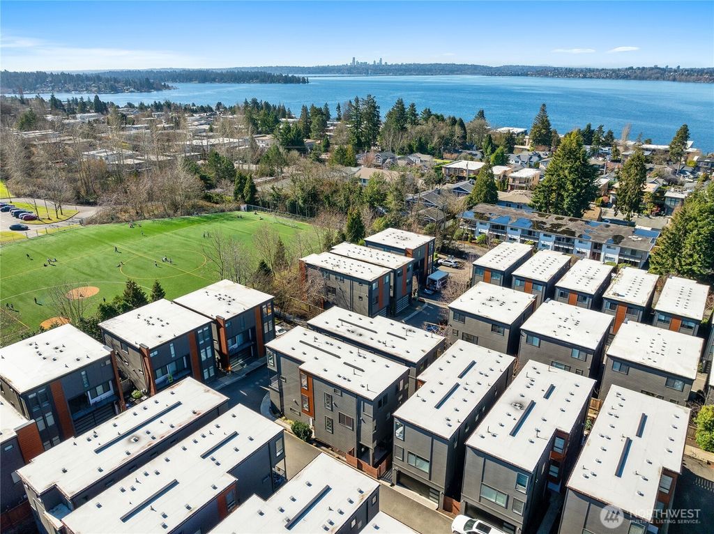 Photo of 312 7th Lane S #33, Kirkland, WA 98033 (MLS # 2474744)