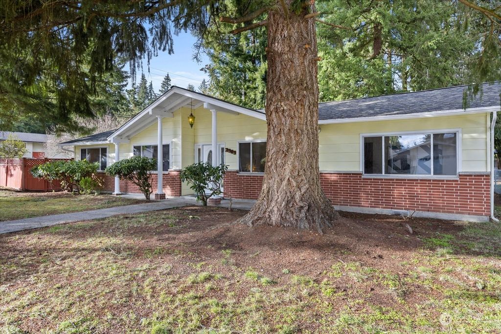 Photo of 2909 118th Place SE, Everett, WA 98208 (MLS # 2040742)