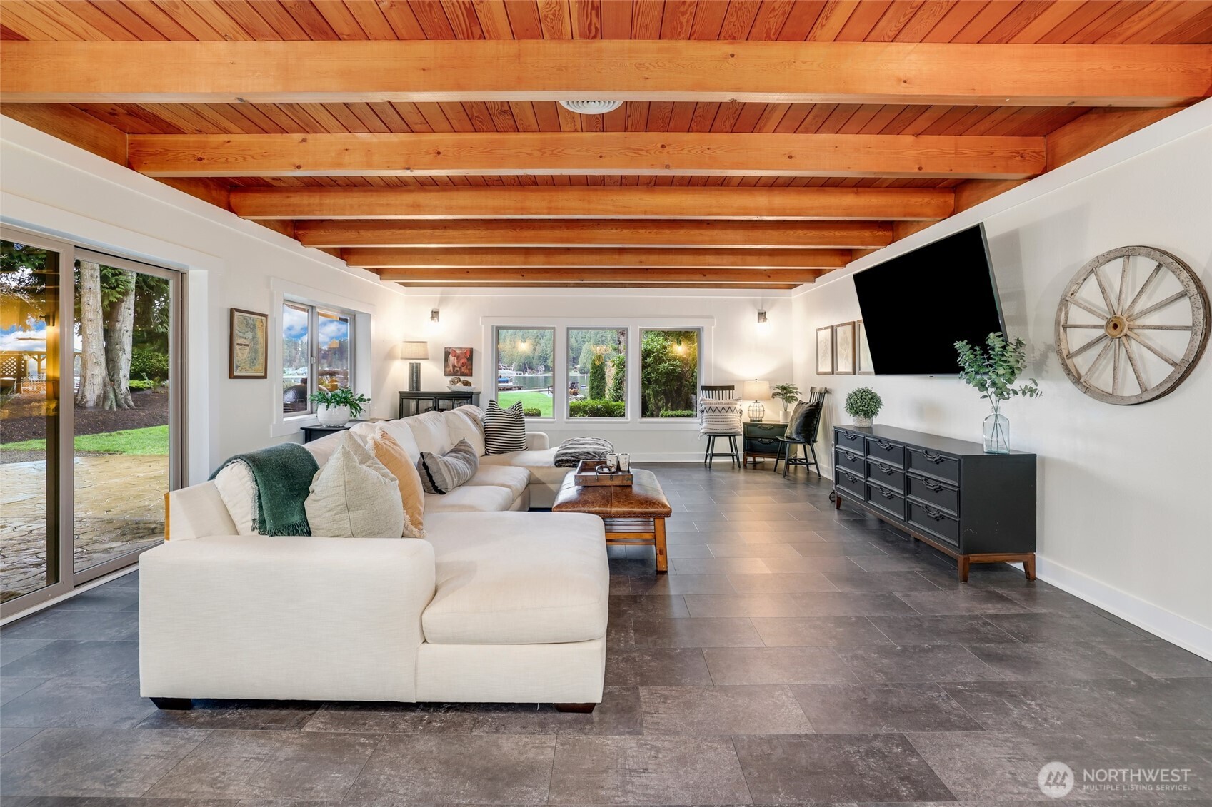 12528 Clear Lake North Road E