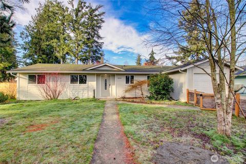 Photo of 1006 Wedmore Place, Sedro Woolley, WA 98284 (MLS # 2444902)
