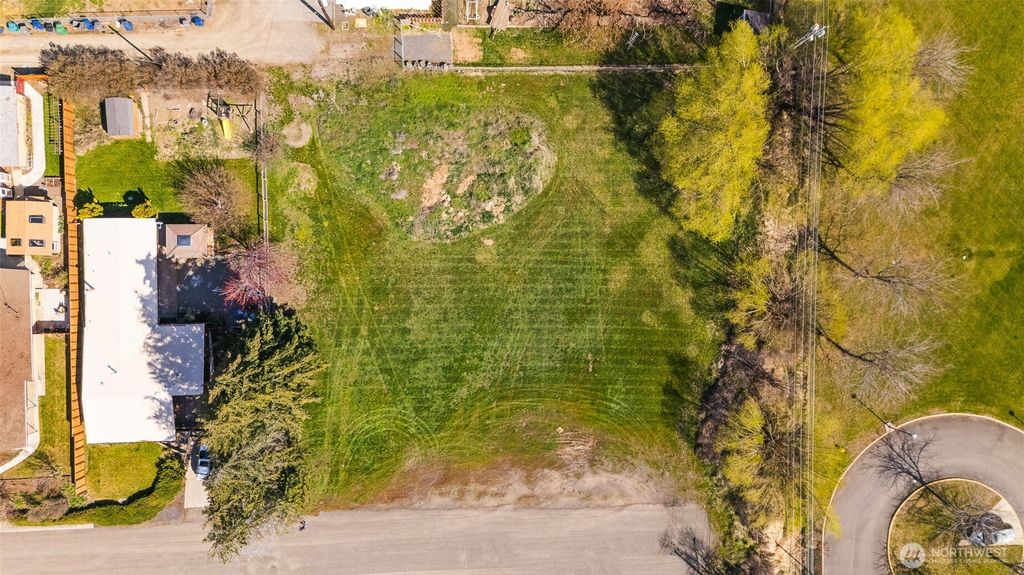 Photo of 1 E 2nd Avenue, Ellensburg, WA 98926 (MLS # 2481331)