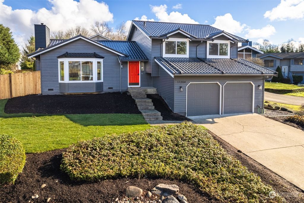 Photo of 17204 109th Place SE, Renton, WA 98055 (MLS # 2198486)