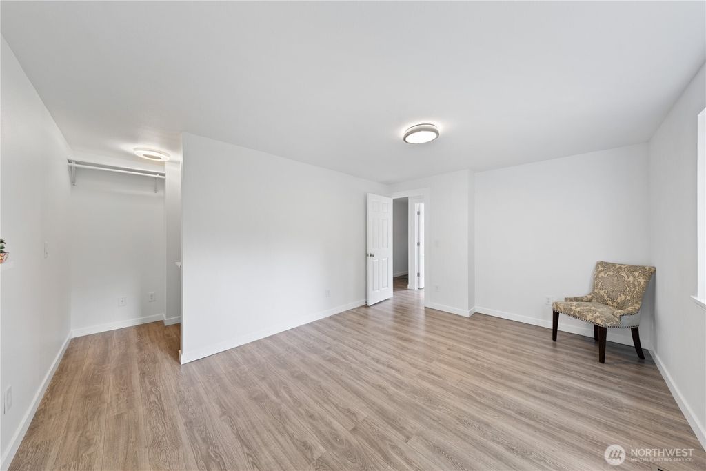 listing image 9364576323964519617