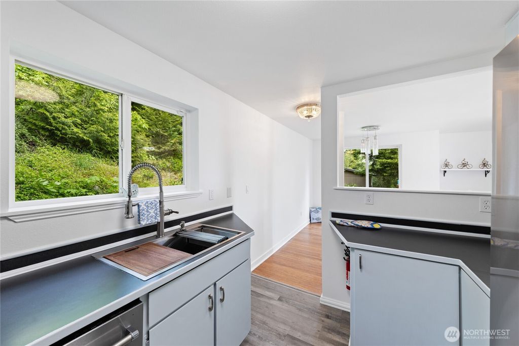 listing image 9362354407573302049