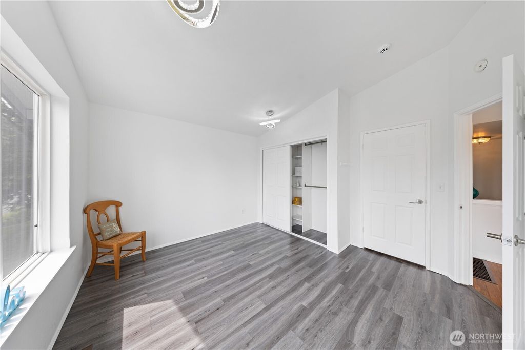listing image 9368701751539689005