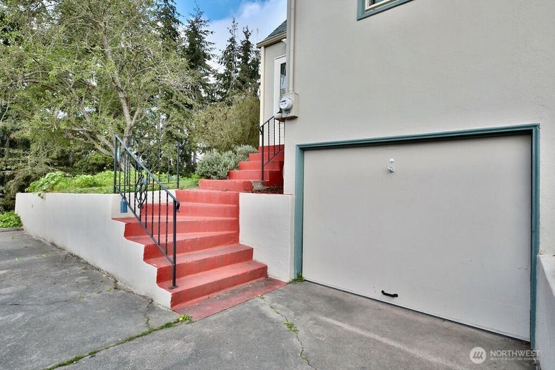 1430 W Hendrickson Road