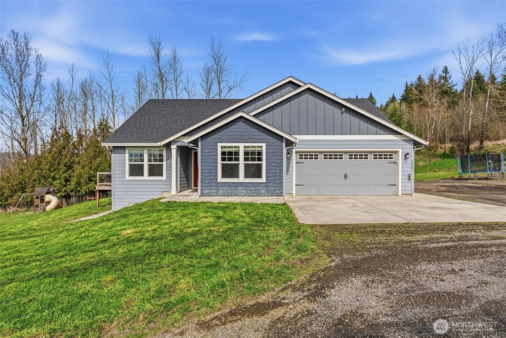 Photo of 1407 N 14th Ave, Kelso, WA 98626 (MLS # 2493089)