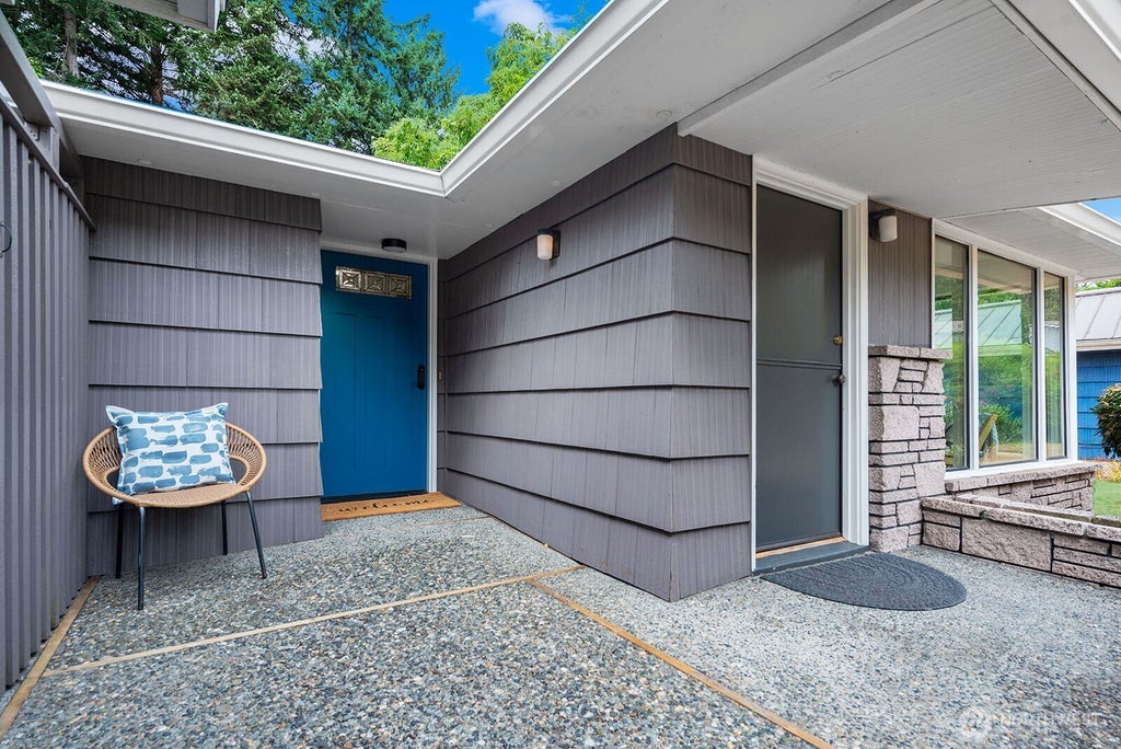 Photo of 11045 Alton Avenue NE, Seattle, WA 98125 (MLS # 2570579)