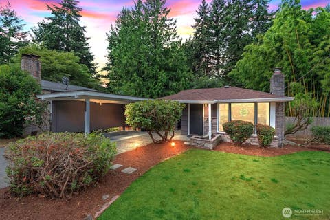 Photo of 11045 Alton Avenue NE, Seattle, WA 98125 (MLS # 2570579)