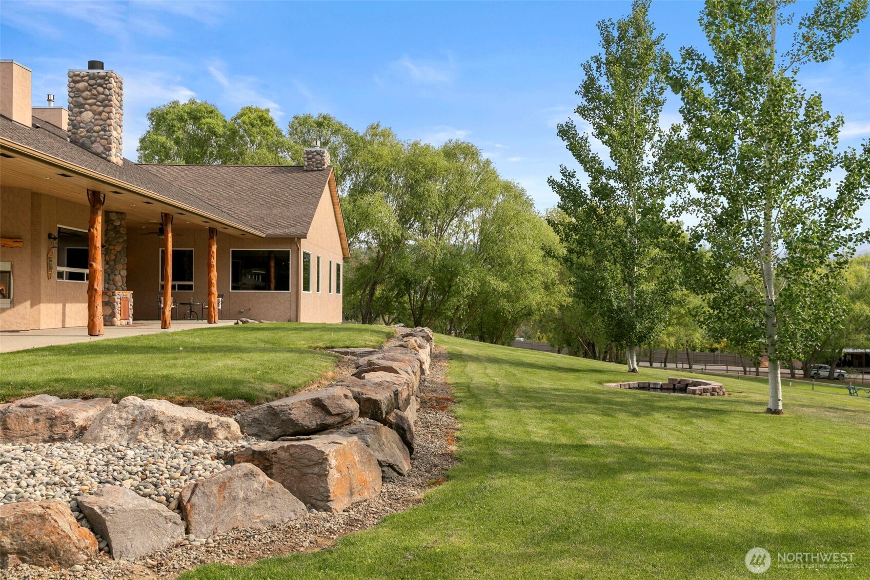 2720 NW Cascade Avenue