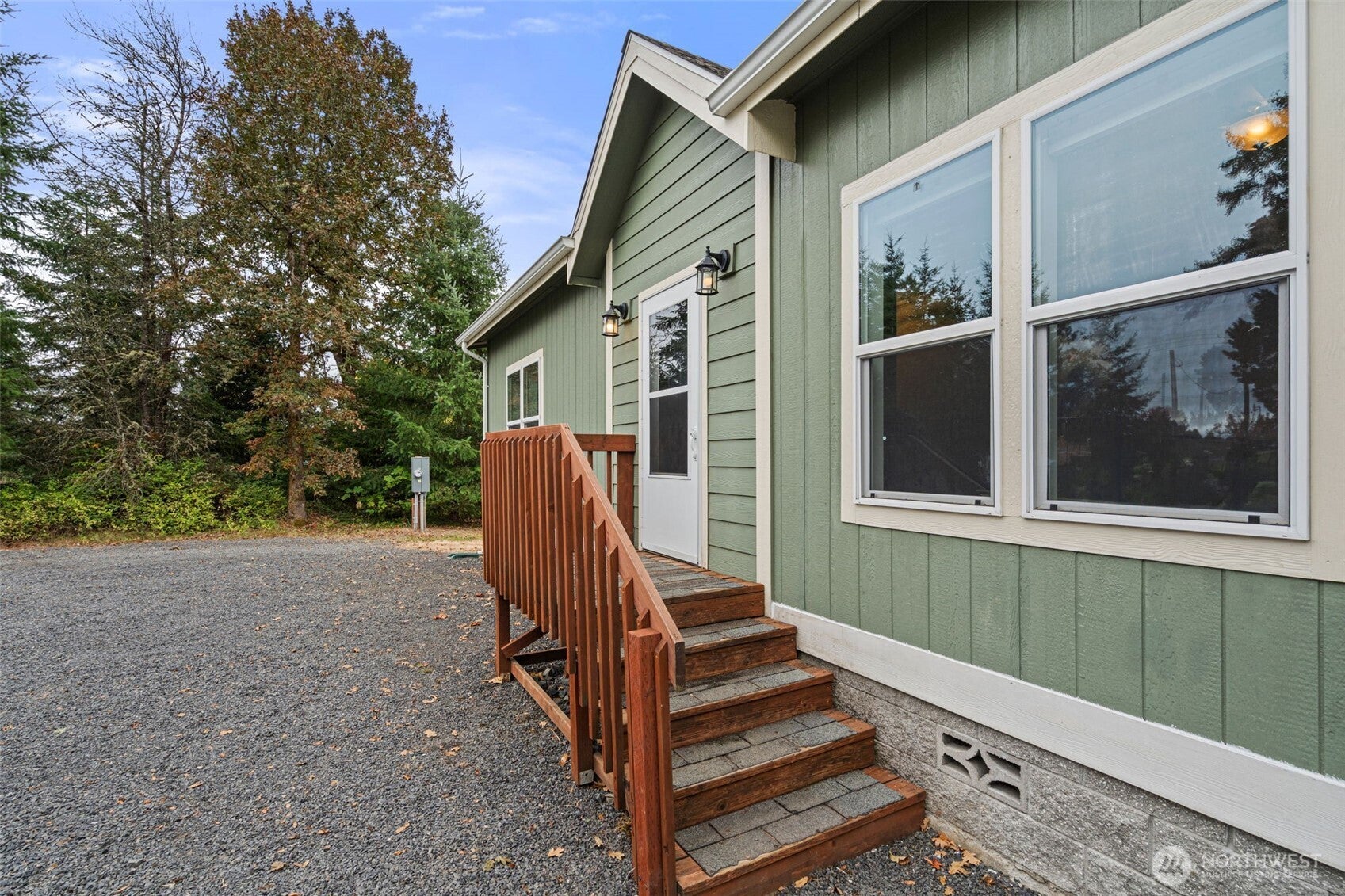 139 N Military Road