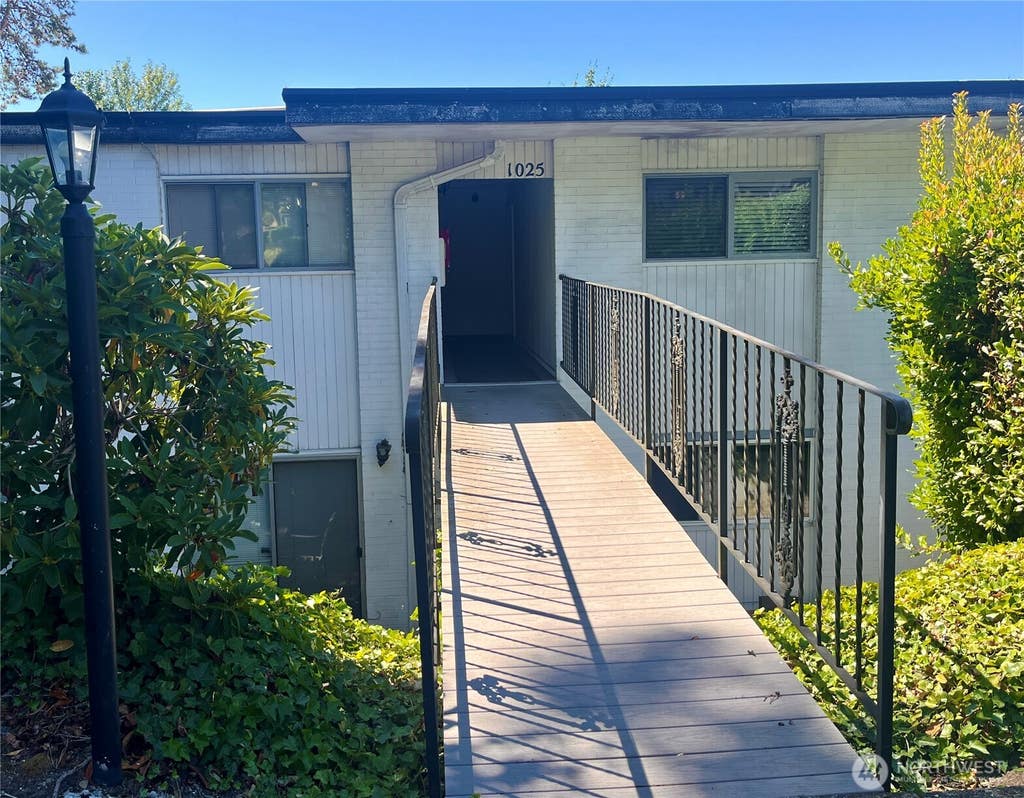 Photo of 1020 S 230TH Street #A303, Des Moines, WA 98198 (MLS # 2567214)