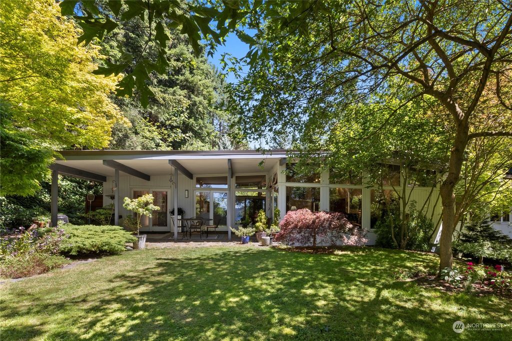 Photo of 116 Cedar Crest Lane, Bellevue, WA 98004 (MLS # 2262143)