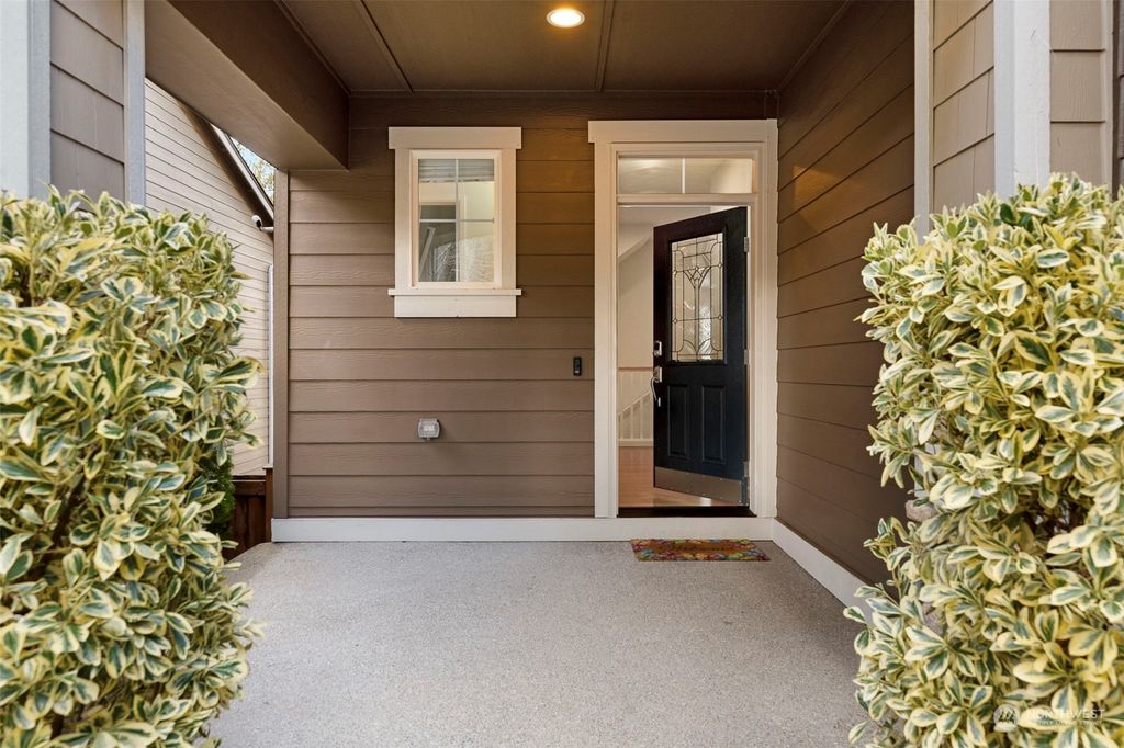 Photo of 7408 NE 166th Street, Kenmore, WA 98028 (MLS # 2041270)