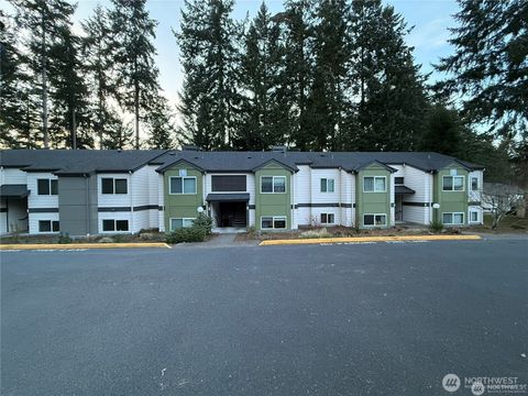 Photo of 31500 33rd Place SW #U101, Federal Way, WA 98023 (MLS # 2414151)