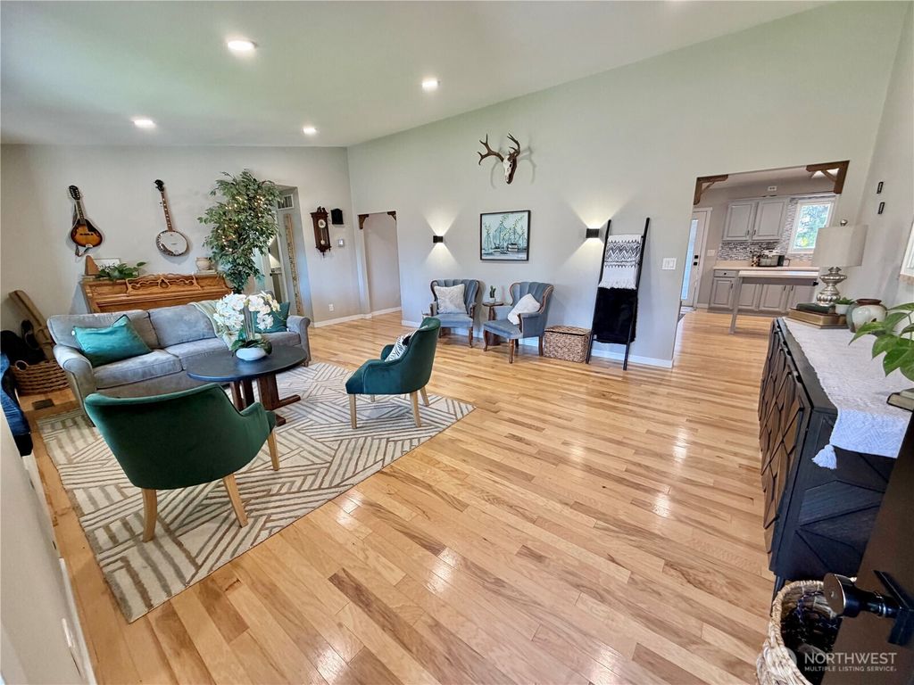 Photo of 621 W Division Avenue, Ephrata, WA 98823 (MLS # 2513014)