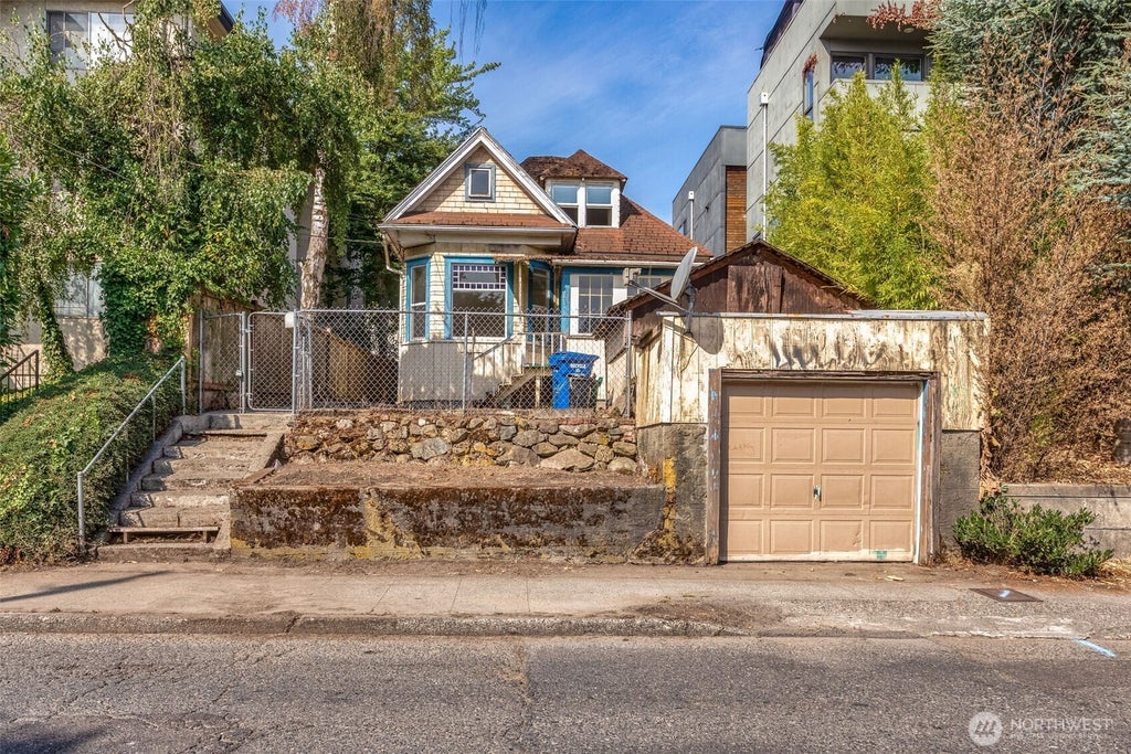 Photo of 1525 14th Avenue S, Seattle, WA 98144 (MLS # 2570816)