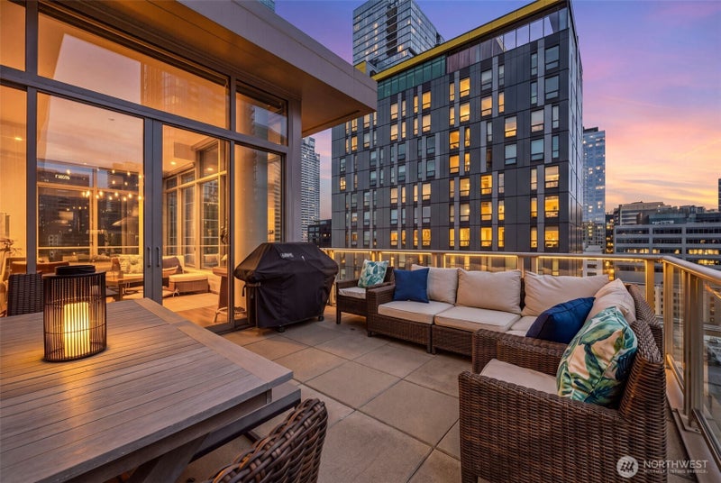 910 Lenora Street S1503