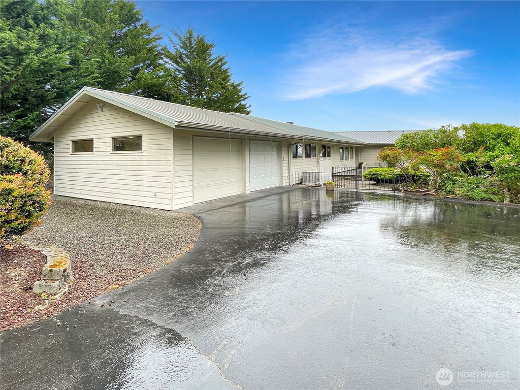 Photo of 971 N Colony Surf Drive, Lilliwaup, WA 98555 (MLS # 2470901)