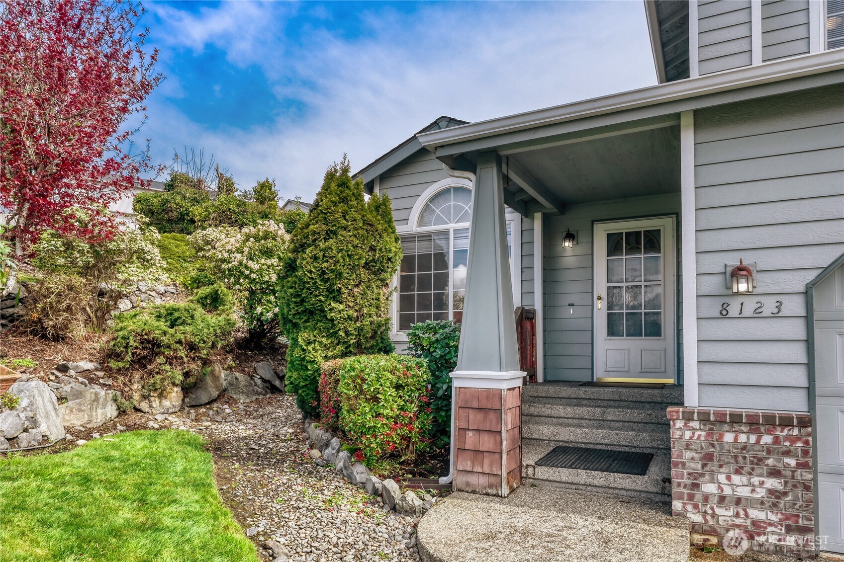 8123 77th Avenue NE