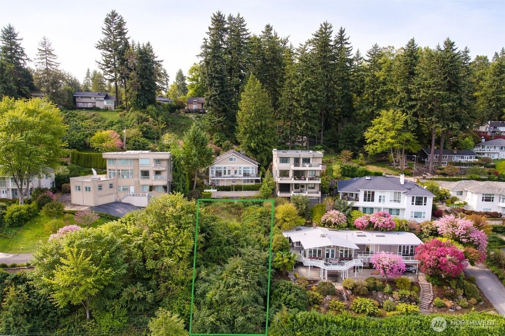 Photo of 8512 NE Juanita Drive, Kirkland, WA 98034 (MLS # 2489522)