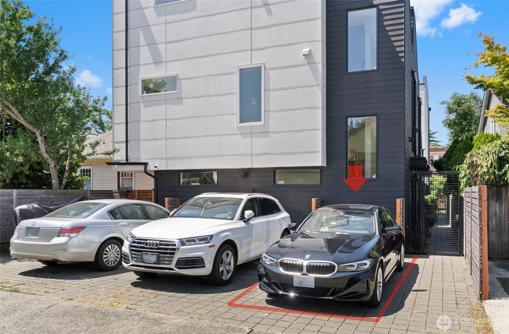 Seattle, Washington 98103, United States, 3 Bedrooms Bedrooms, ,2 BathroomsBathrooms,Residential,Active,155053