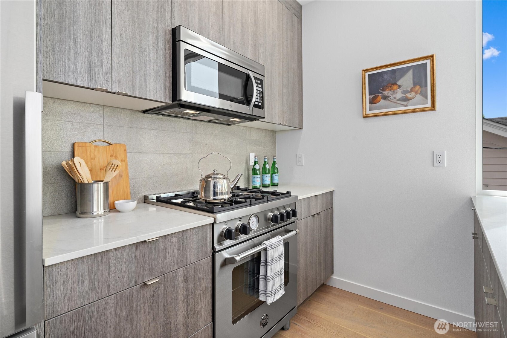 Seattle, Washington 98103, United States, 3 Bedrooms Bedrooms, ,2 BathroomsBathrooms,Residential,Active,155053