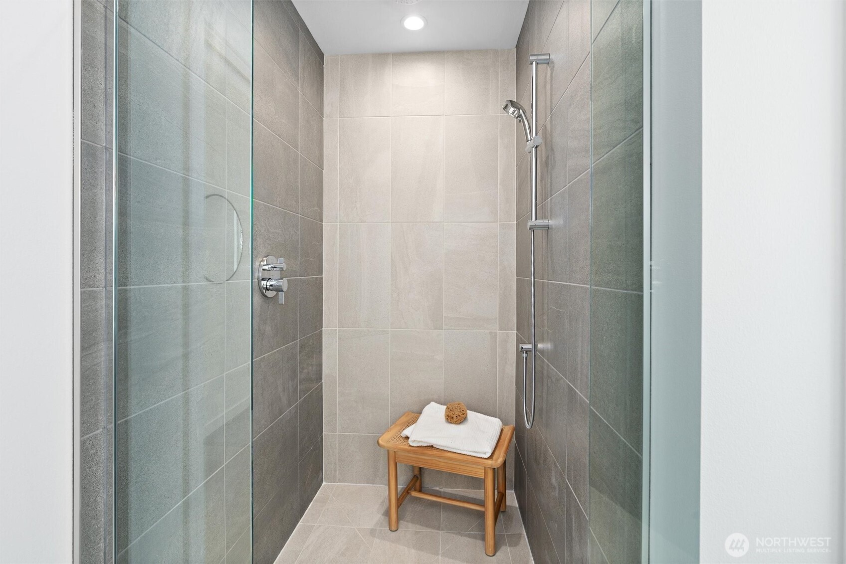 Seattle, Washington 98103, United States, 3 Bedrooms Bedrooms, ,2 BathroomsBathrooms,Residential,Active,155053