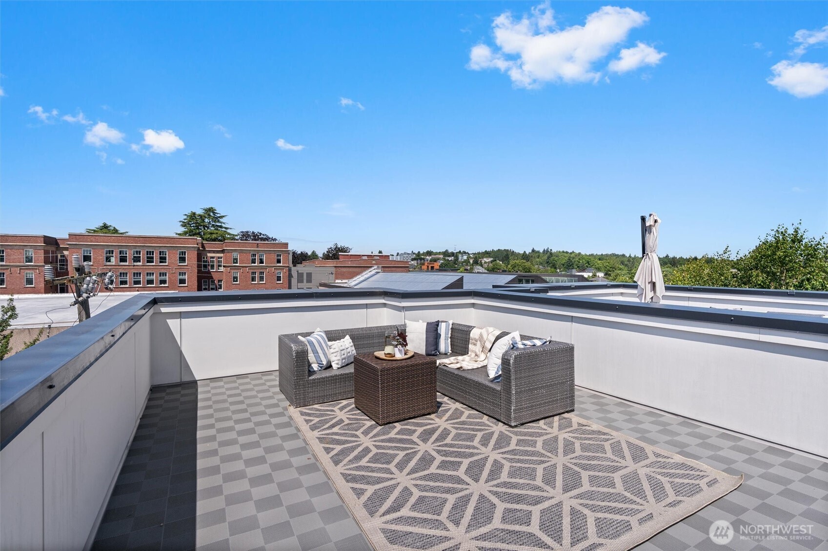 Seattle, Washington 98103, United States, 3 Bedrooms Bedrooms, ,2 BathroomsBathrooms,Residential,Active,155053