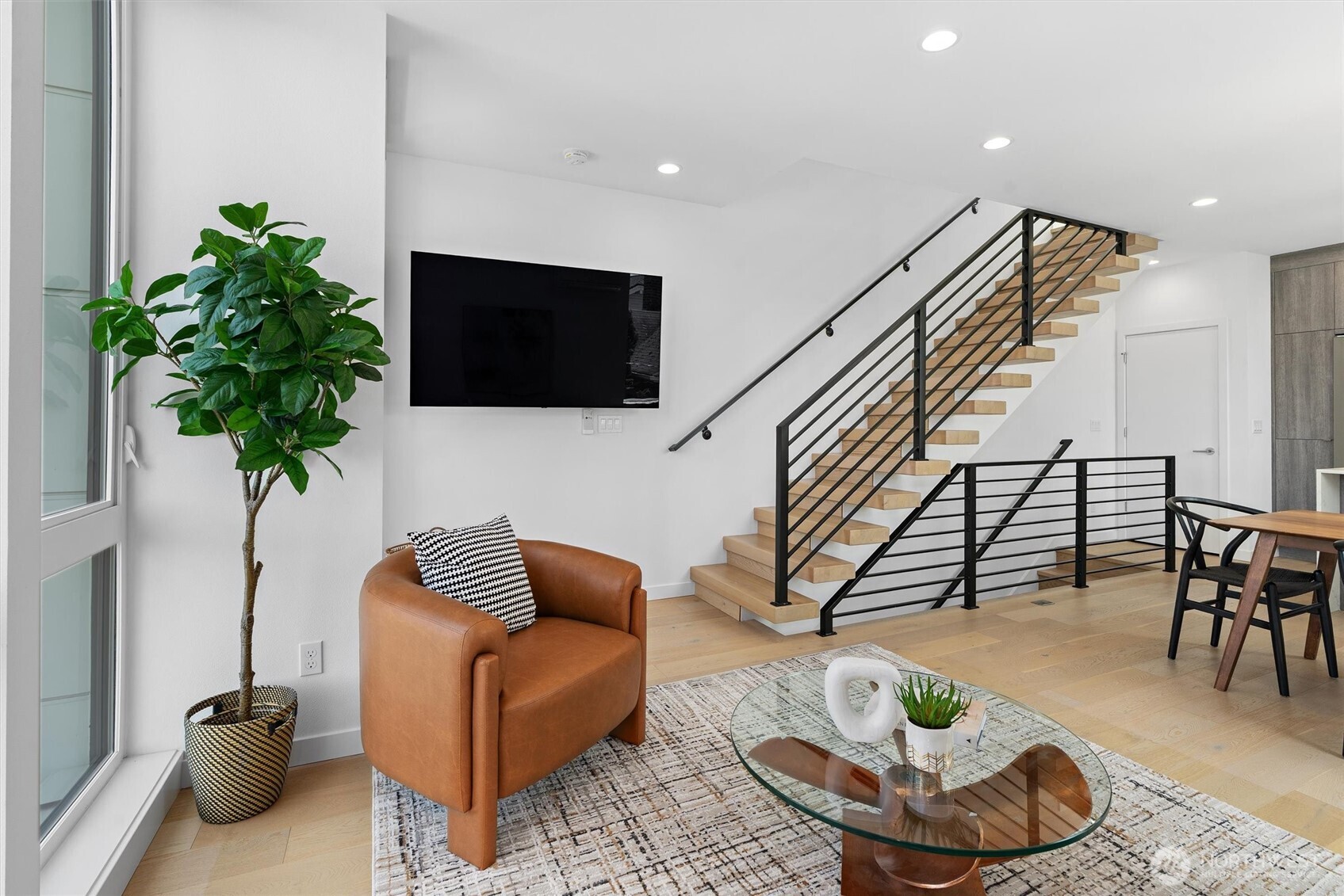 Seattle, Washington 98103, United States, 3 Bedrooms Bedrooms, ,2 BathroomsBathrooms,Residential,Active,155053