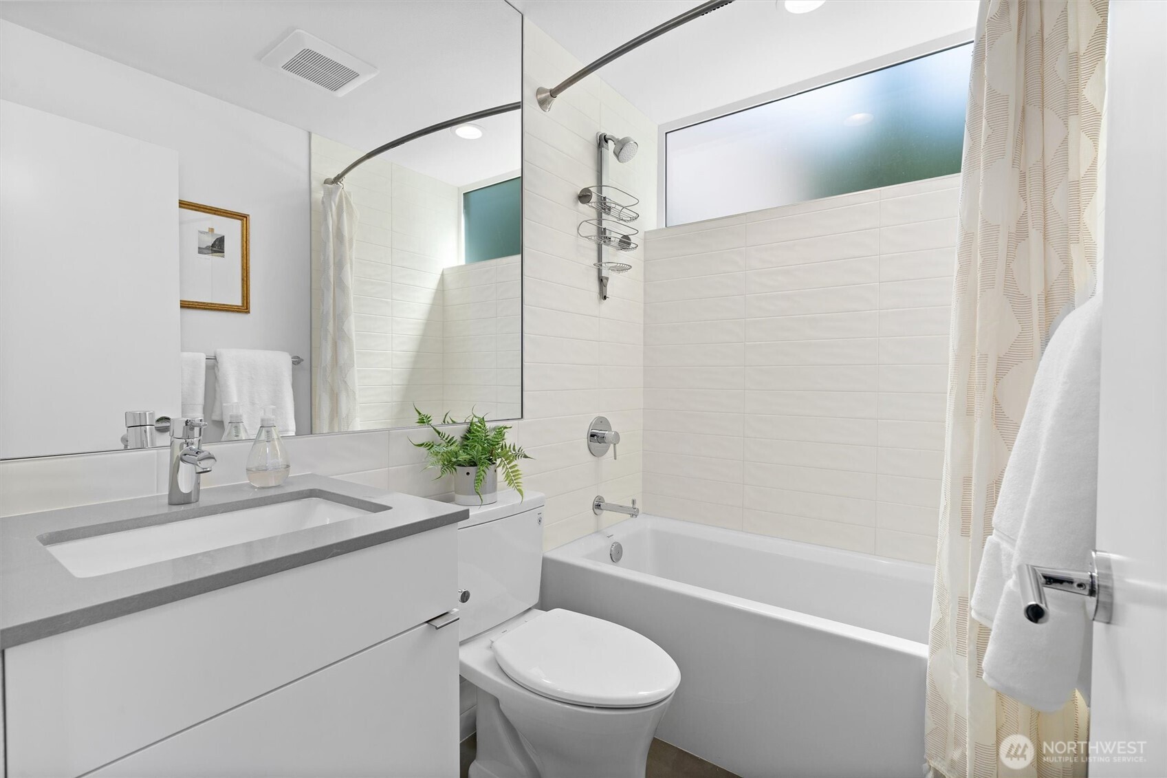 Seattle, Washington 98103, United States, 3 Bedrooms Bedrooms, ,2 BathroomsBathrooms,Residential,Active,155053