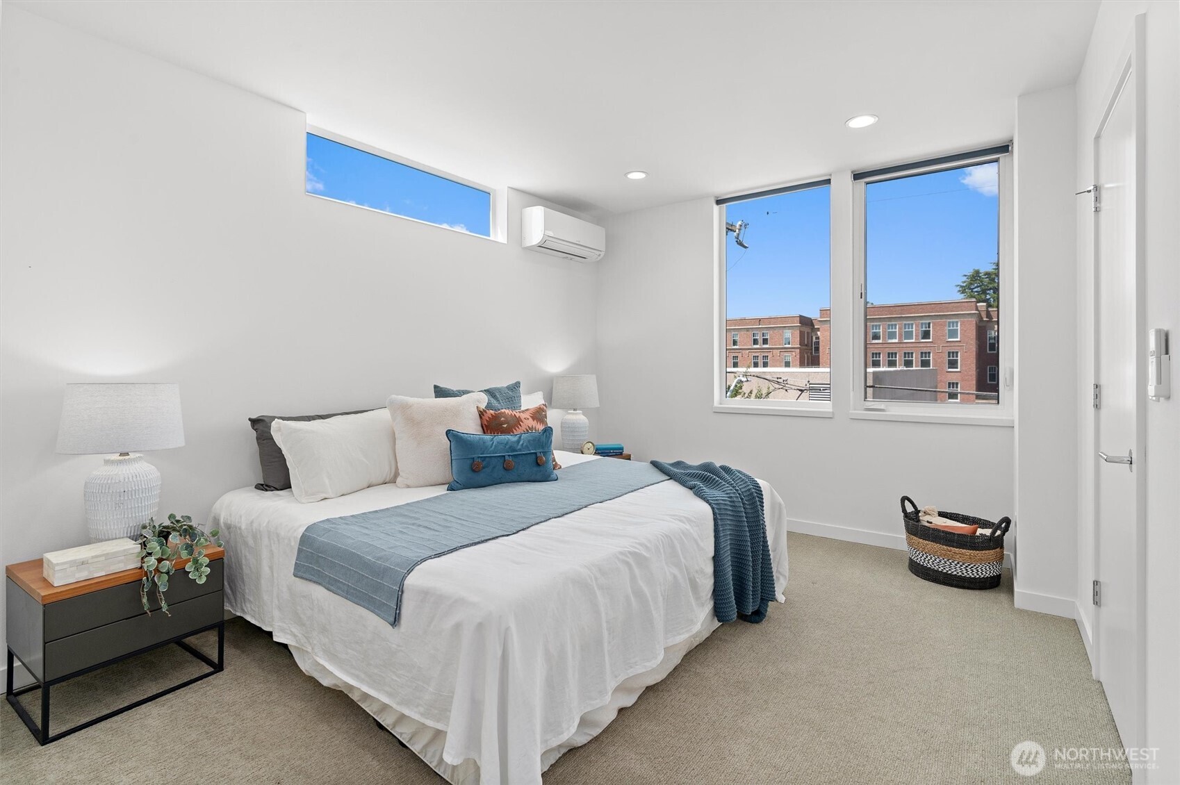 Seattle, Washington 98103, United States, 3 Bedrooms Bedrooms, ,2 BathroomsBathrooms,Residential,Active,155053