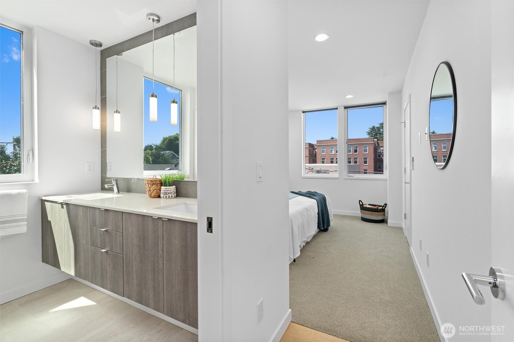 Seattle, Washington 98103, United States, 3 Bedrooms Bedrooms, ,2 BathroomsBathrooms,Residential,Active,155053