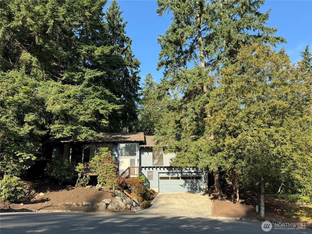 Photo of 3207 176th Court NE, Redmond, WA 98052 (MLS # 2433229)