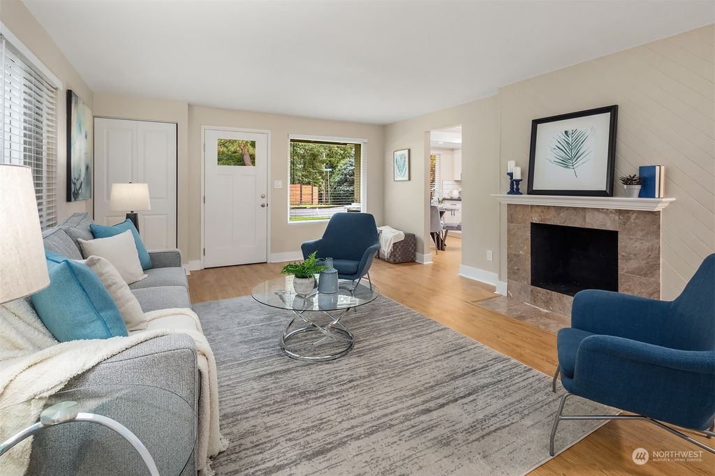 Photo of 10208 114th Place NE, Kirkland, WA 98033 (MLS # 2195374)