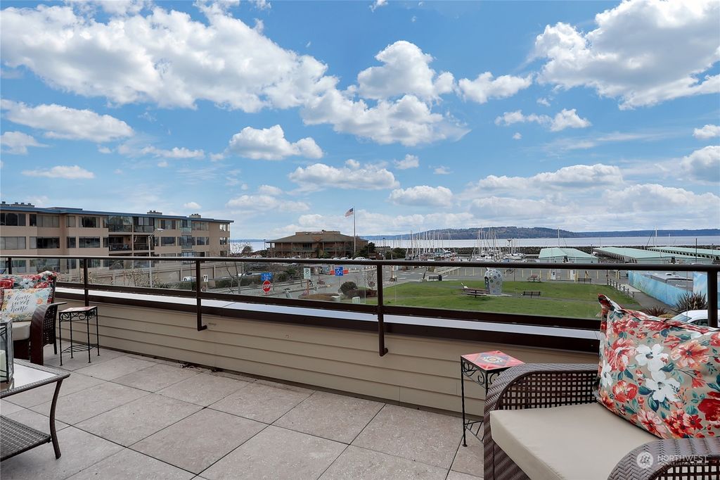 Photo of 620 S 227th Street #205, Des Moines, WA 98198 (MLS # 2047543)