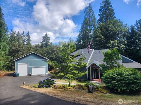 Photo of 3752 S 349th Place, Auburn, WA 98001 (MLS # 2579097)