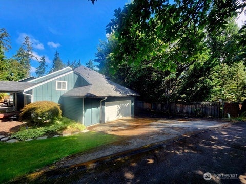 Photo of 3752 S 349th Place, Auburn, WA 98001 (MLS # 2579097)