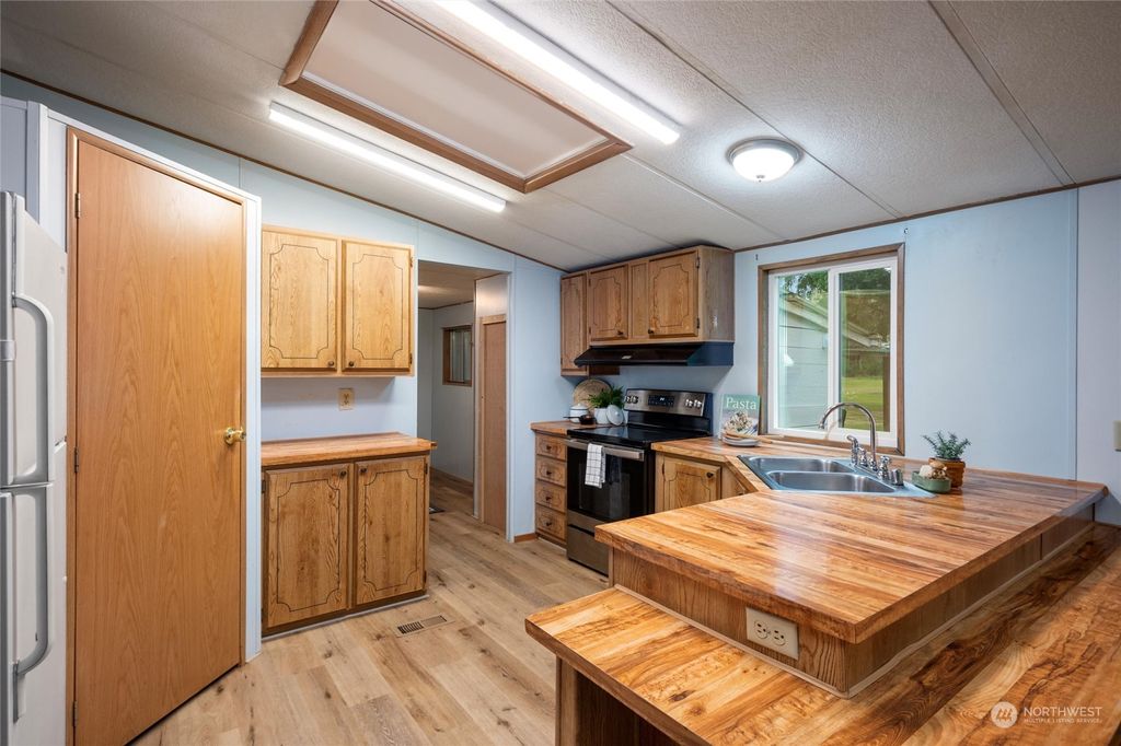 listing image 9369618168432517986
