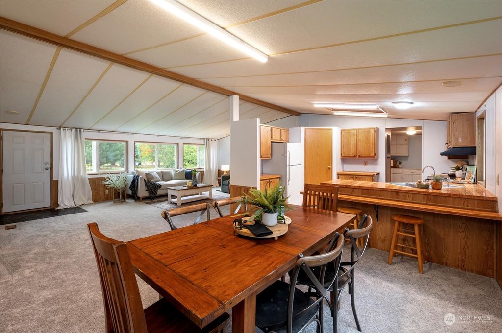 listing image 9366448642209906341
